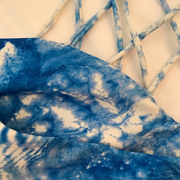 Adorable Mikoh bikini top - Picture 3 of 4